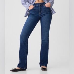 GAP Women’s Mid Rise Baby Bootcut Denim Jeans size 31 Short 12 Short